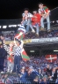 La afición de la Real Sociedad en el fondo sur del Bernabeu durante la final que perdió su equipo contra el Barça. 1988.