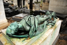 Tumba de Godefroy Cavegnait (1800-1845), escritor y periodista en el cementerio de Montmartre.