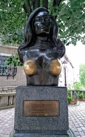 Yolanda Gigliotti, Dalida (1933-1987), monumento en Montmartre, París. Photo: Ana M Poulido